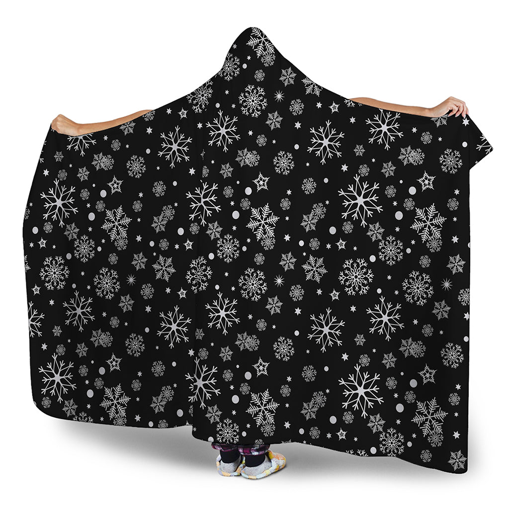 Black And White Snowflake Pattern Print Hooded Blanket