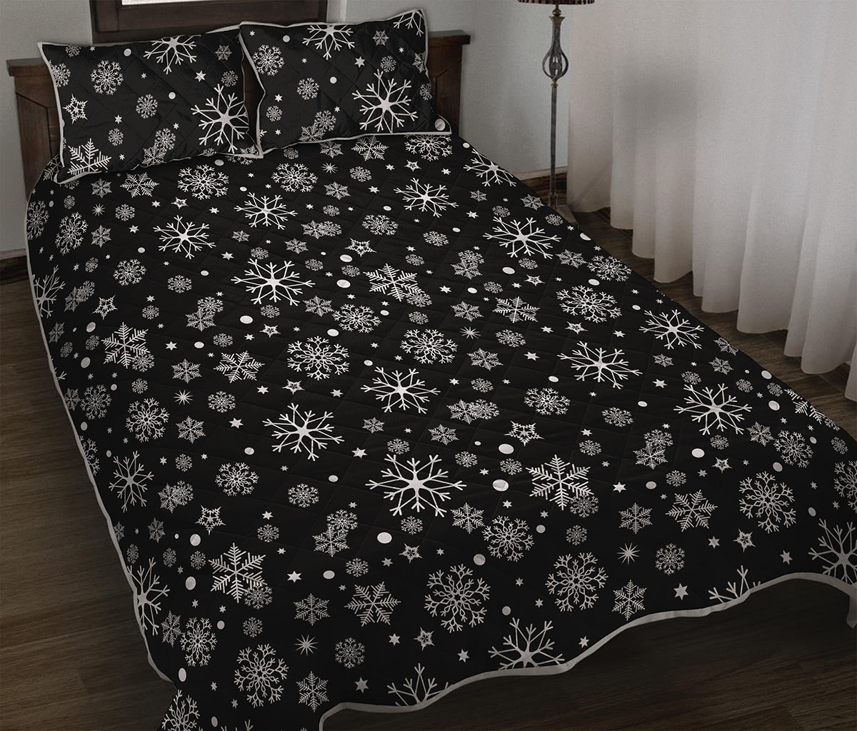 Black And White Snowflake Pattern Print Quilt Bed Set