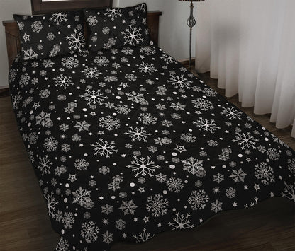 Black And White Snowflake Pattern Print Quilt Bed Set