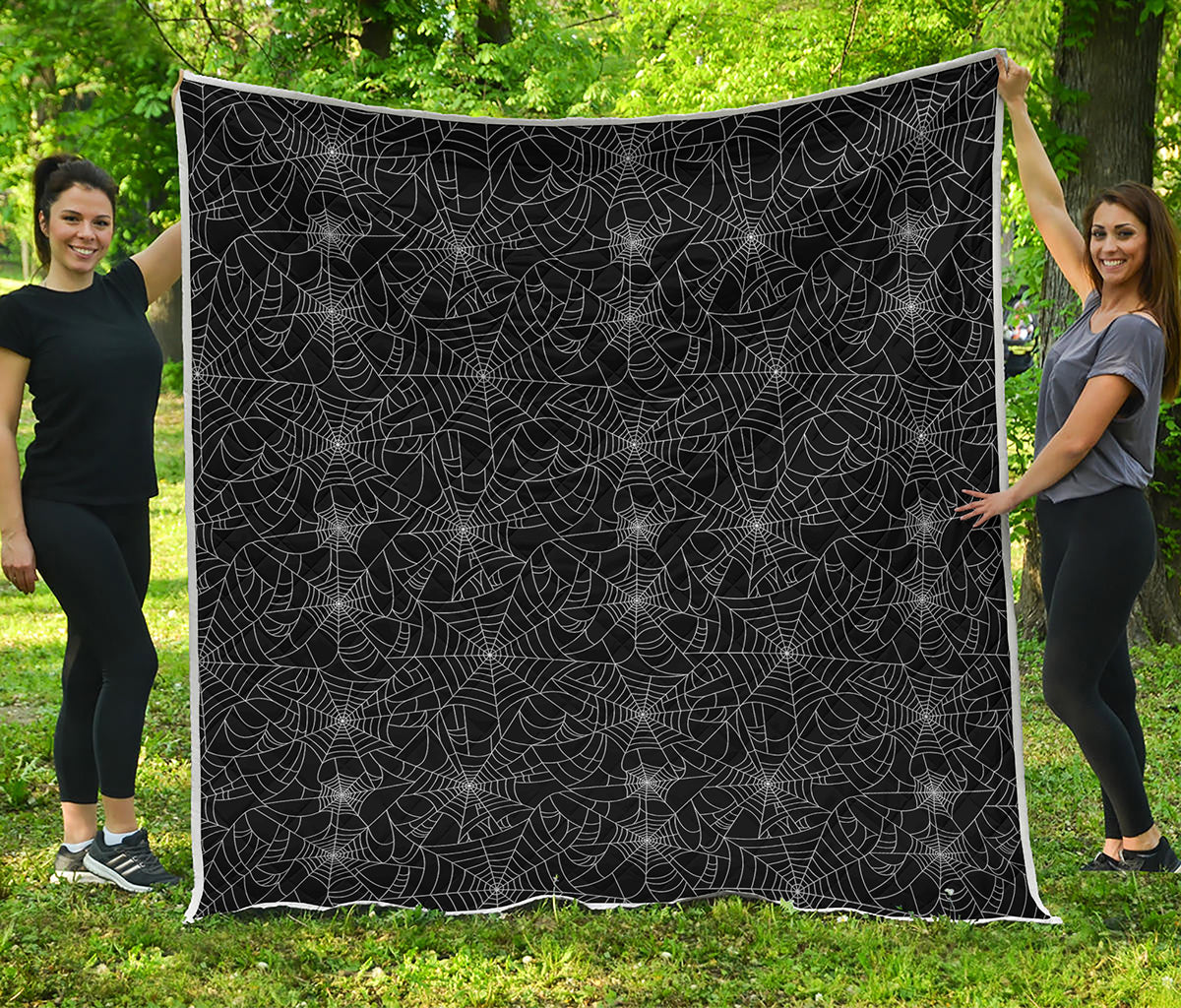 Black And White Spider Web Pattern Print Quilt