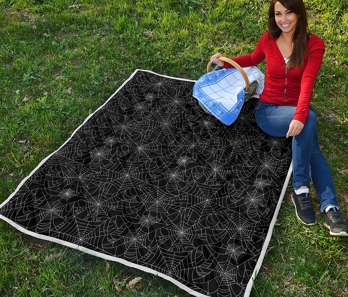 Black And White Spider Web Pattern Print Quilt