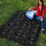 Black And White Spider Web Pattern Print Quilt