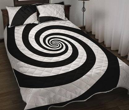 Black And White Spiral Illusion Print Quilt Bed Set