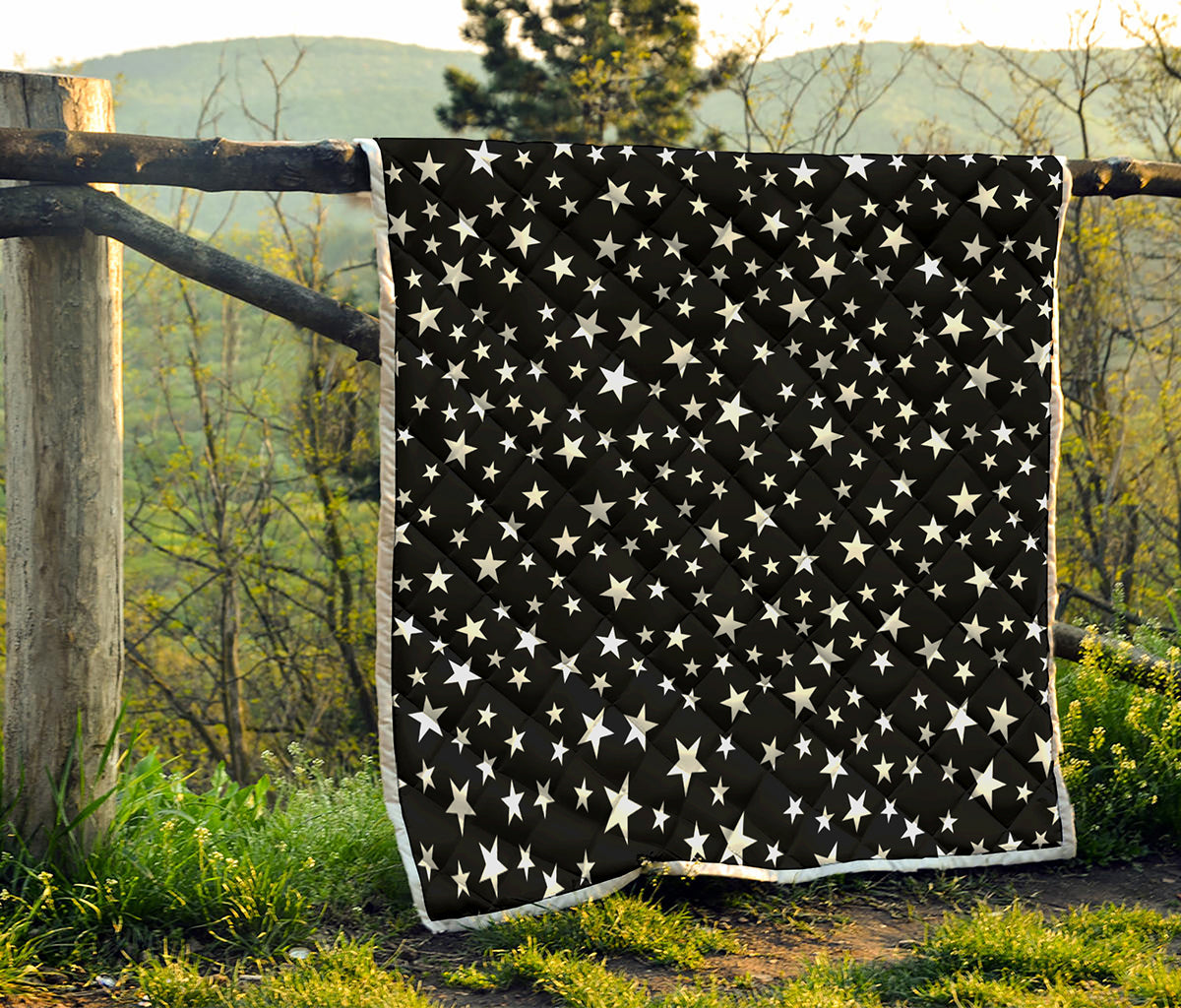 Black And White Star Pattern Print Quilt