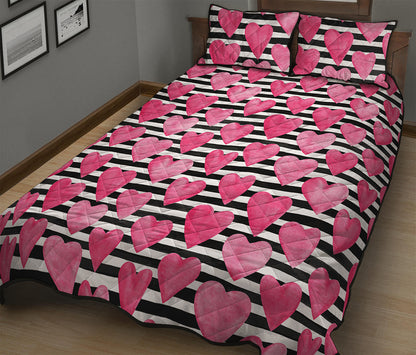 Black And White Striped Heart Print Quilt Bed Set