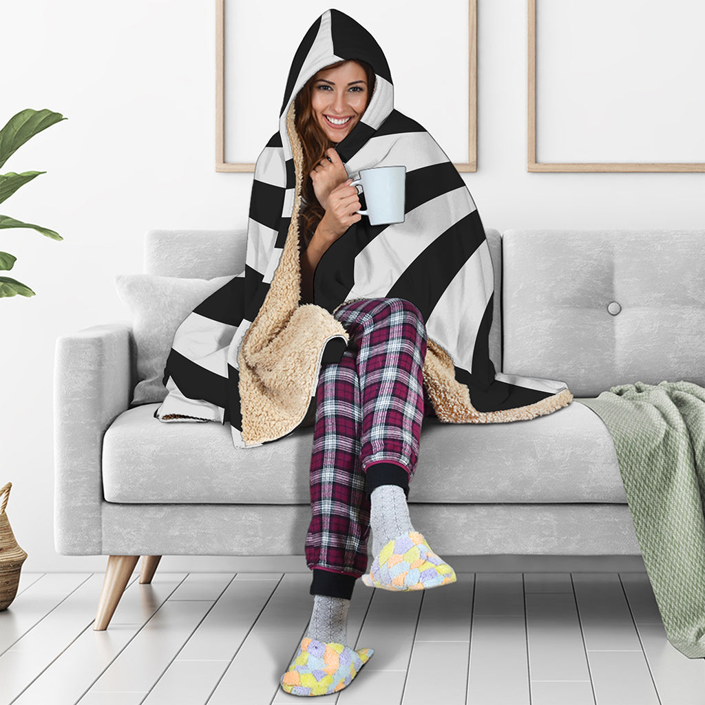 Black And White Swirl Print Hooded Blanket
