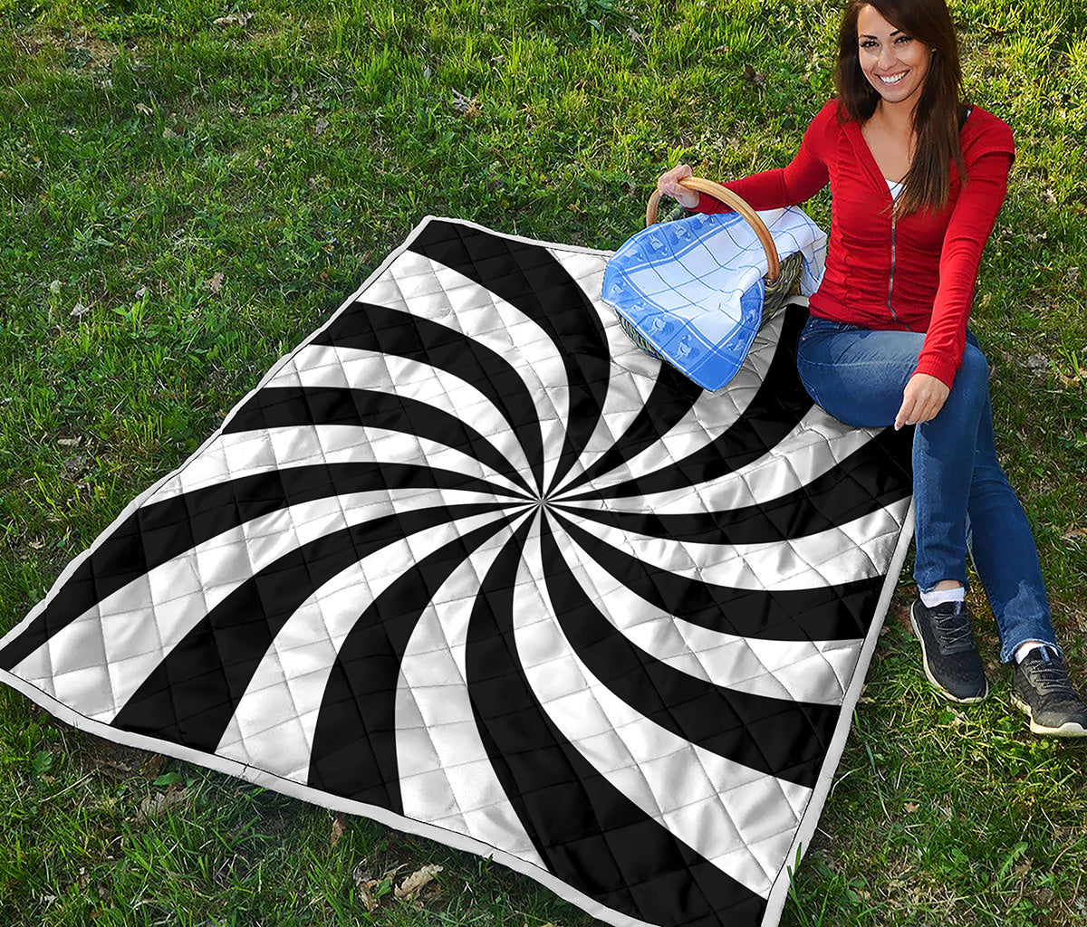 Black And White Swirl Print Quilt