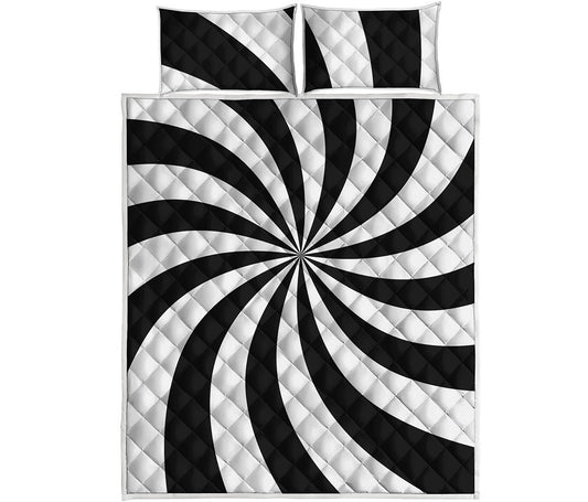 Black And White Swirl Print Quilt Bed Set