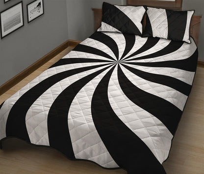 Black And White Swirl Print Quilt Bed Set