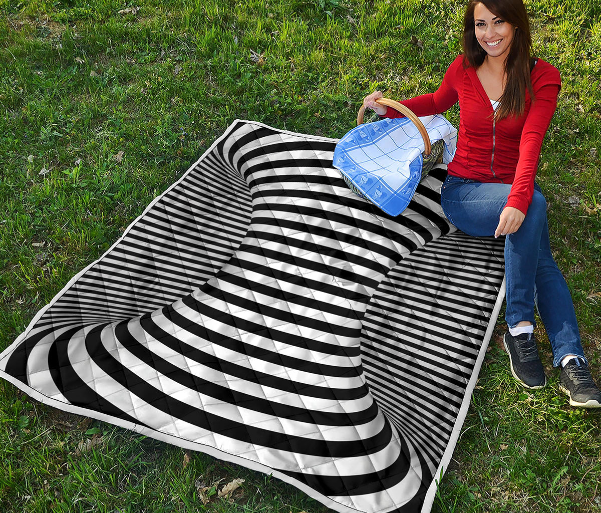 Black And White Torus Illusion Print Quilt