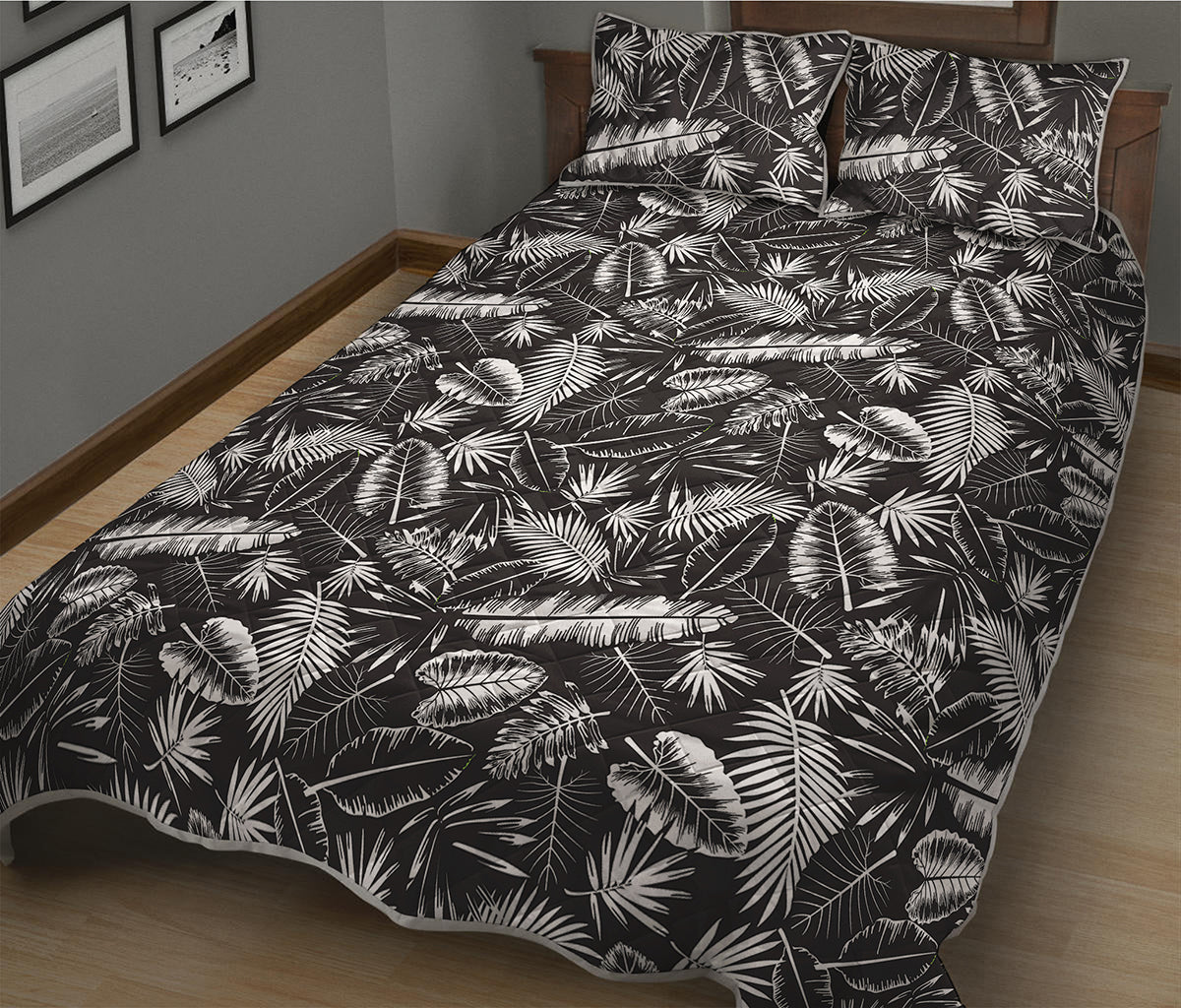 Black And White Tropical Palm Leaf Print Quilt Bed Set