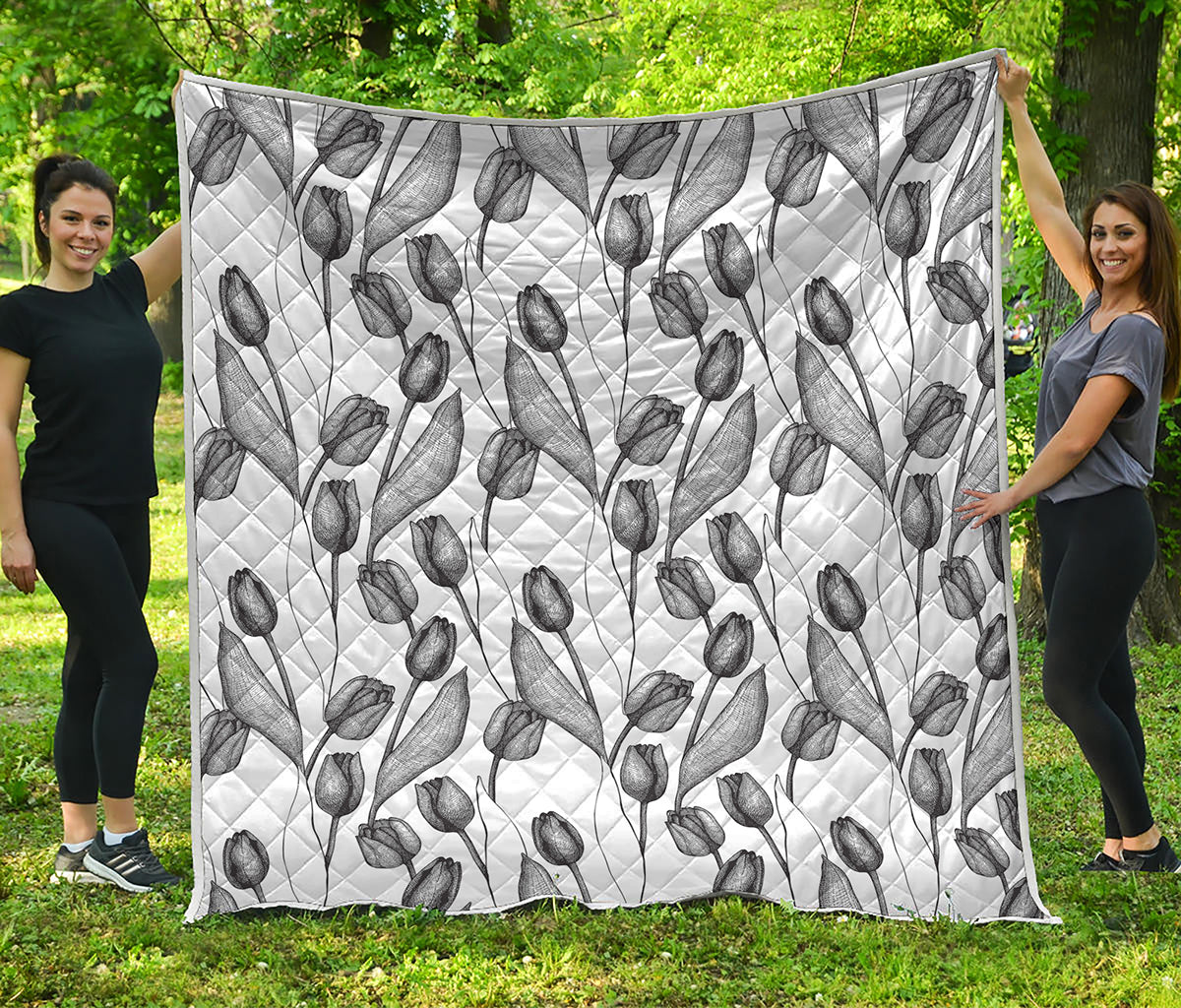 Black And White Tulip Pattern Print Quilt