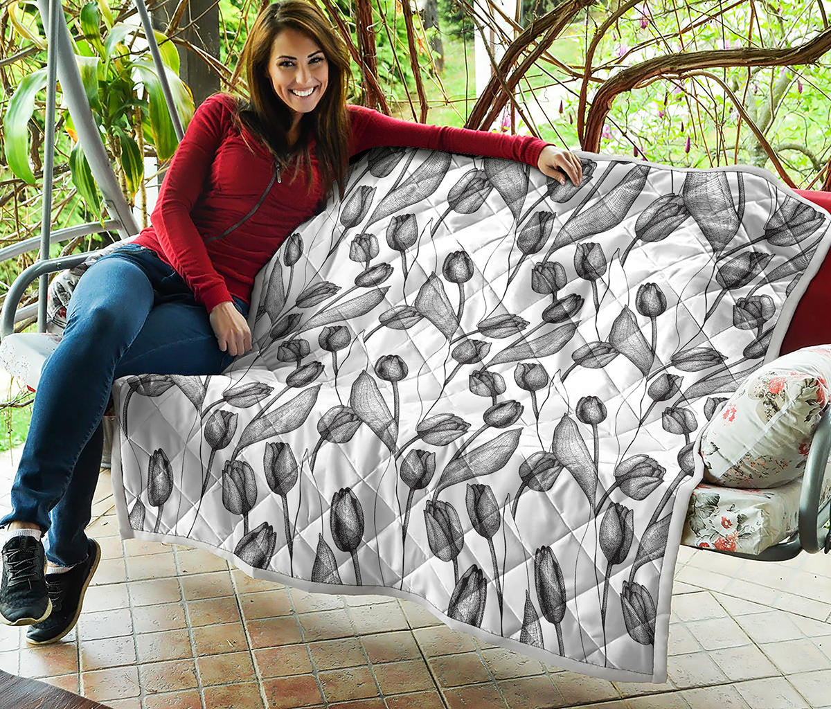 Black And White Tulip Pattern Print Quilt