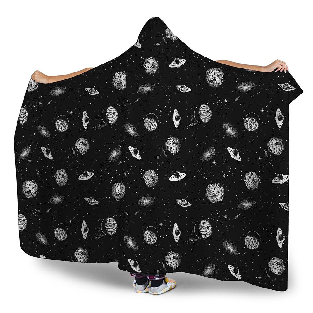 Black And White UFO Pattern Print Hooded Blanket