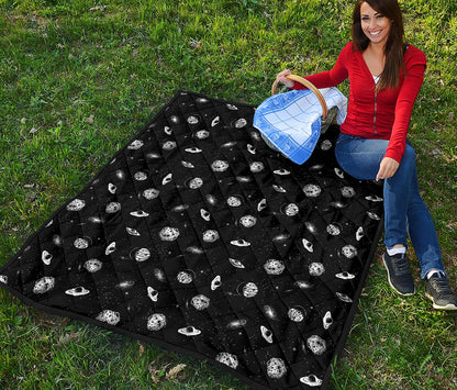 Black And White UFO Pattern Print Quilt