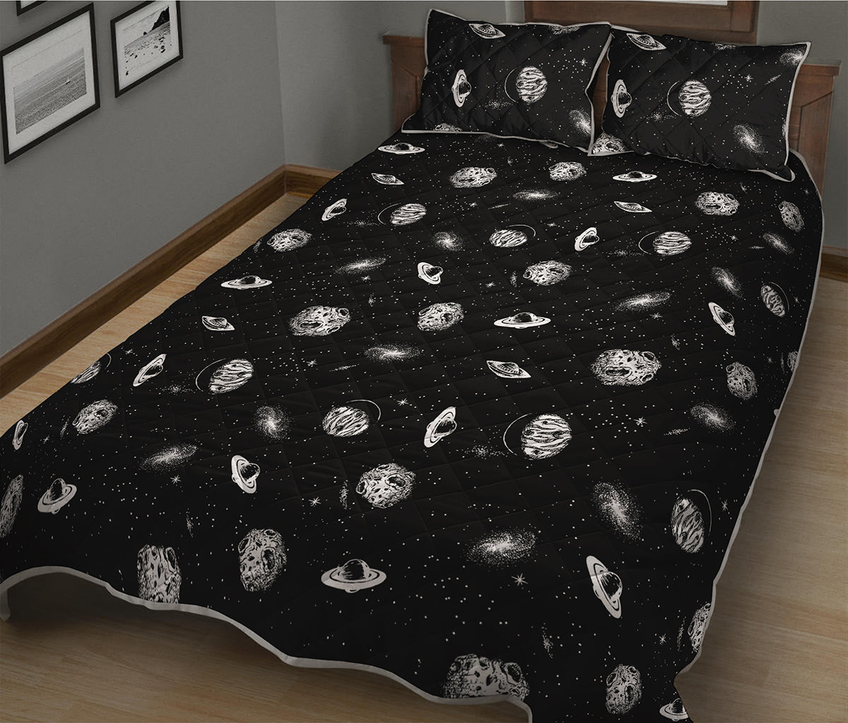 Black And White UFO Pattern Print Quilt Bed Set
