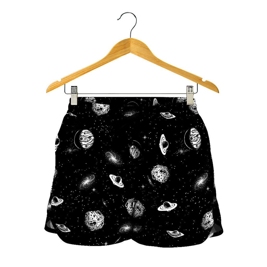 Black And White UFO Pattern Print Women's Shorts