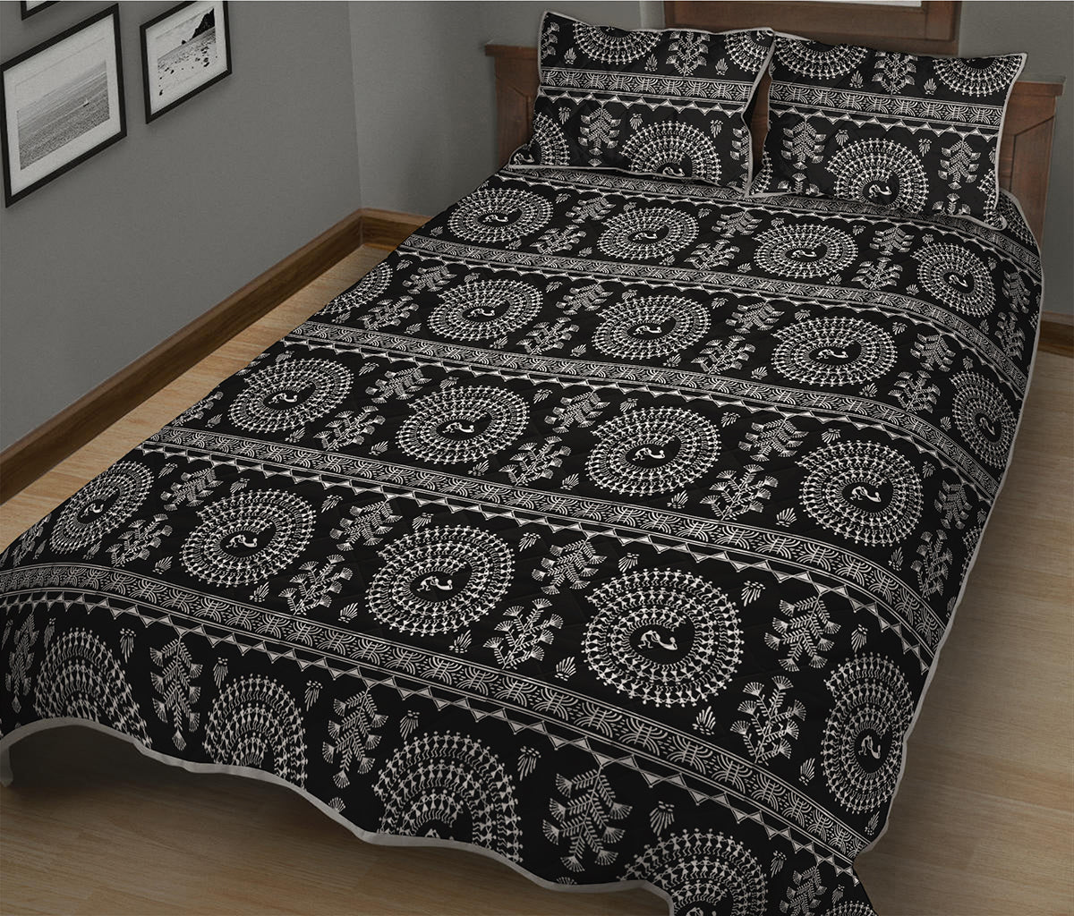 Black And White Warli Tribal Print Quilt Bed Set