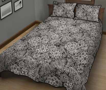 Black And White Western Flower Print Quilt Bed Set