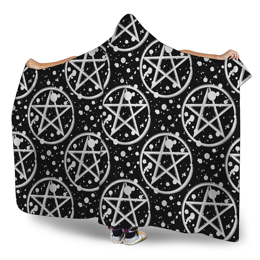 Black And White Wicca Pentagram Print Hooded Blanket