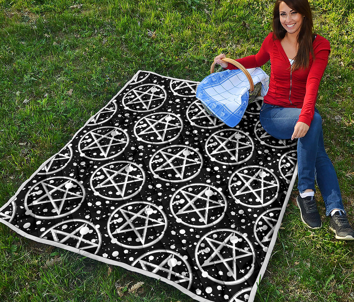 Black And White Wicca Pentagram Print Quilt