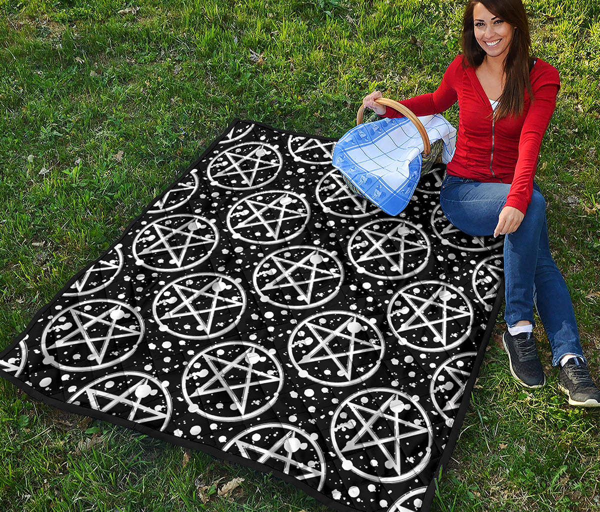 Black And White Wicca Pentagram Print Quilt