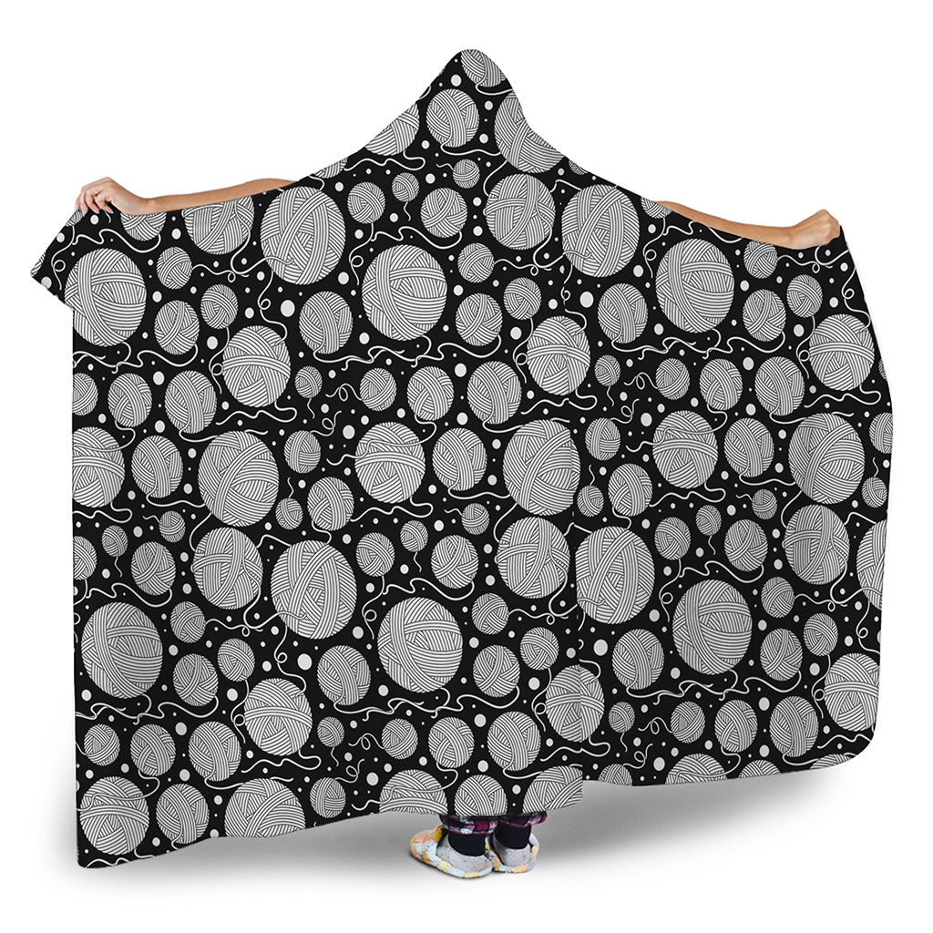 Black And White Yarn Pattern Print Hooded Blanket