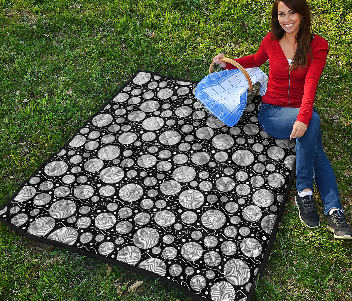 Black And White Yarn Pattern Print Quilt
