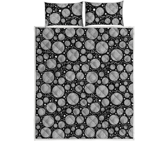 Black And White Yarn Pattern Print Quilt Bed Set