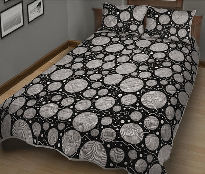 Black And White Yarn Pattern Print Quilt Bed Set