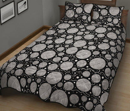 Black And White Yarn Pattern Print Quilt Bed Set