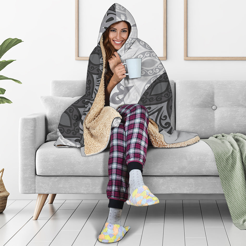 Black And White Yin Yang Mandala Print Hooded Blanket