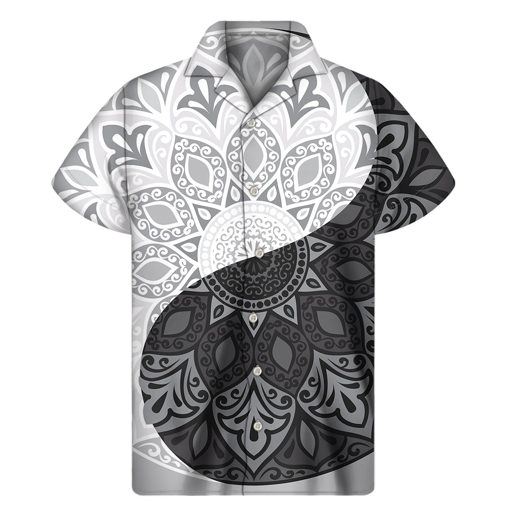Black And White Yin Yang Mandala Print Men's Short Sleeve Shirt