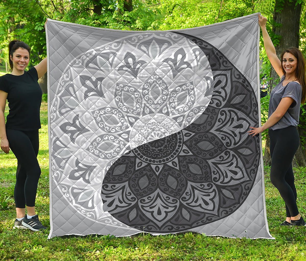 Black And White Yin Yang Mandala Print Quilt