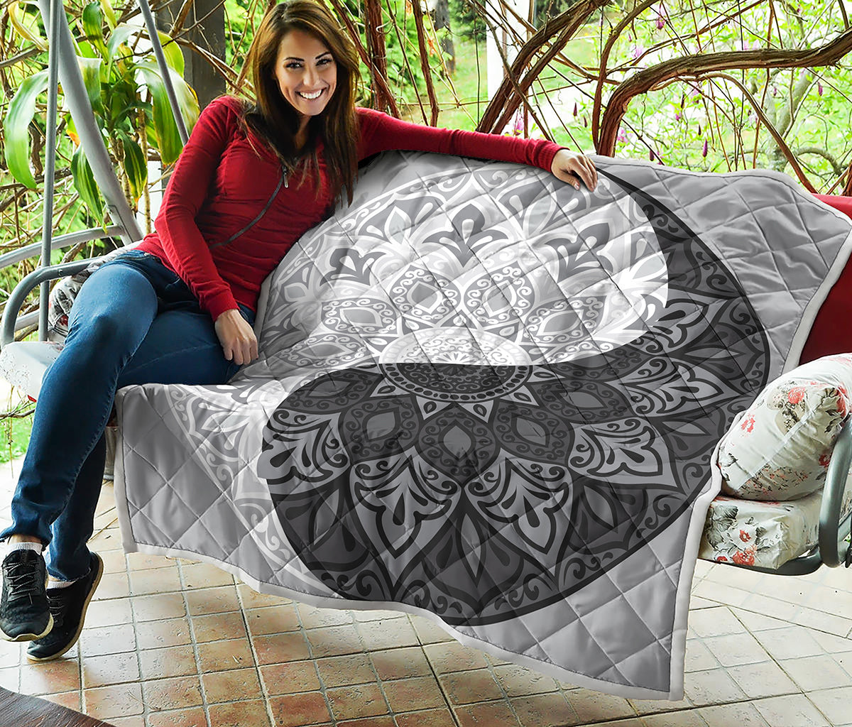 Black And White Yin Yang Mandala Print Quilt