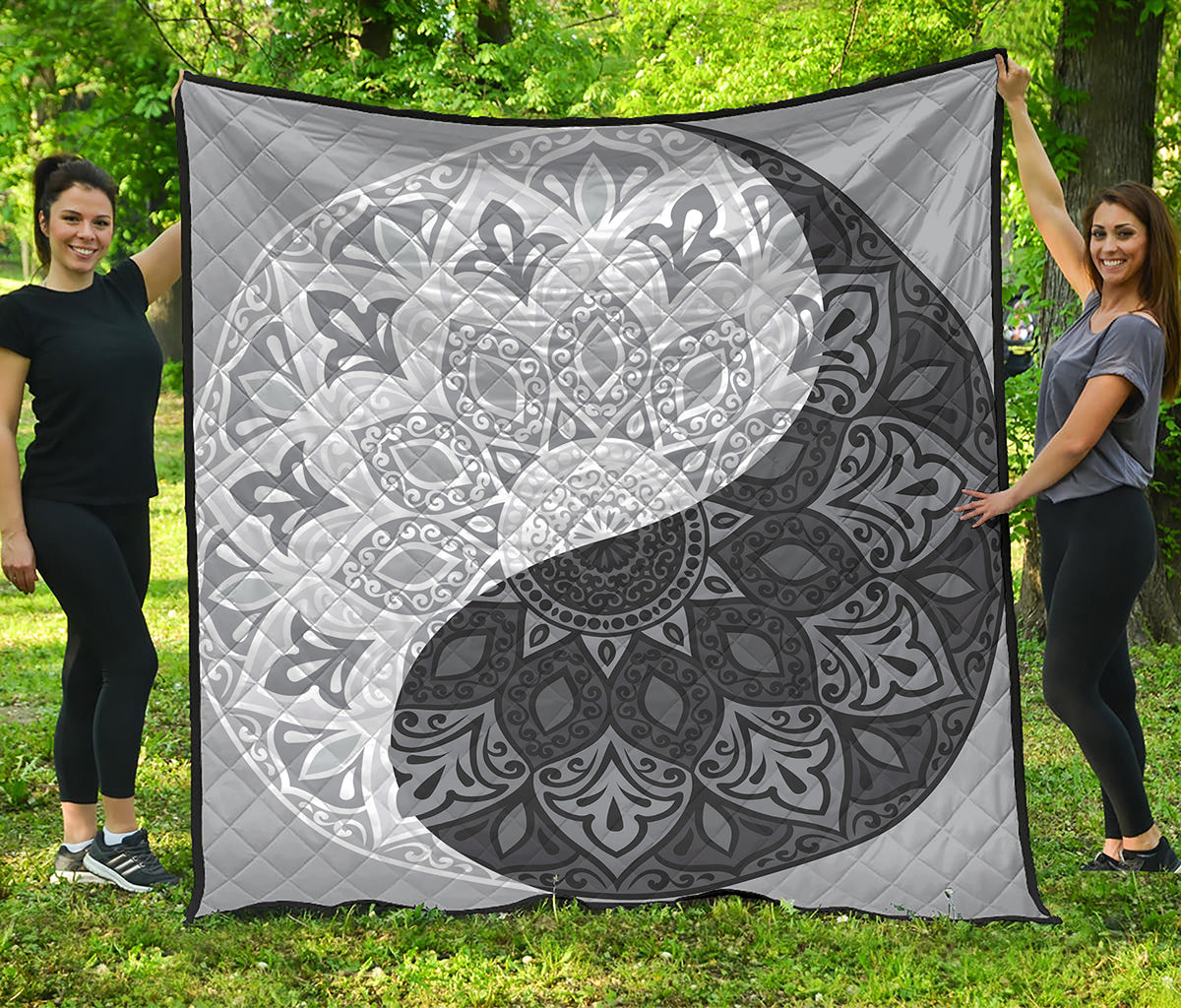 Black And White Yin Yang Mandala Print Quilt