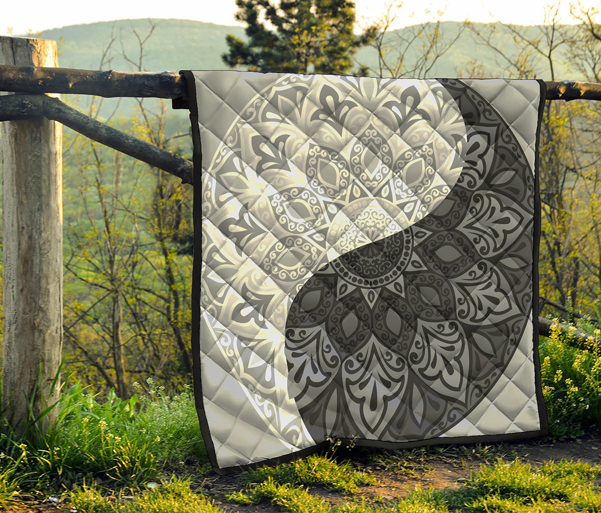 Black And White Yin Yang Mandala Print Quilt
