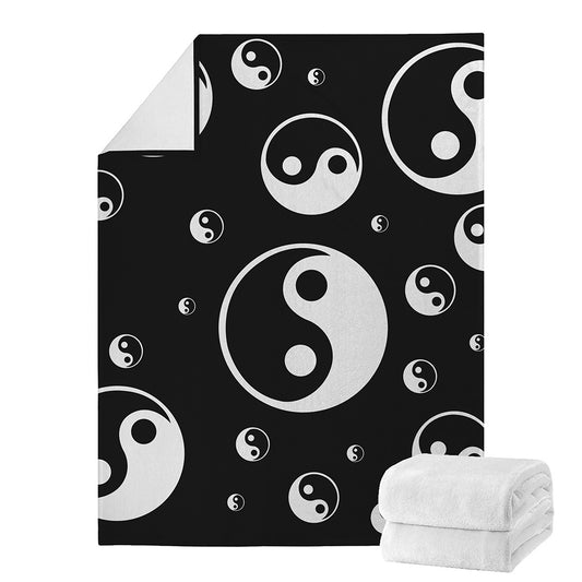 Black And White Yin Yang Pattern Print Blanket
