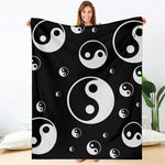 Black And White Yin Yang Pattern Print Blanket