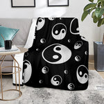 Black And White Yin Yang Pattern Print Blanket