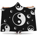 Black And White Yin Yang Pattern Print Hooded Blanket