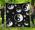 Black And White Yin Yang Pattern Print Quilt