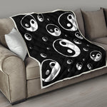 Black And White Yin Yang Pattern Print Quilt
