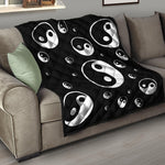 Black And White Yin Yang Pattern Print Quilt