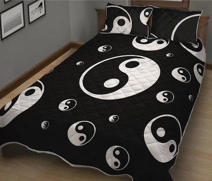 Black And White Yin Yang Pattern Print Quilt Bed Set