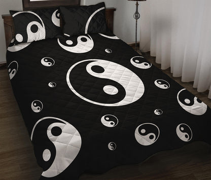 Black And White Yin Yang Pattern Print Quilt Bed Set