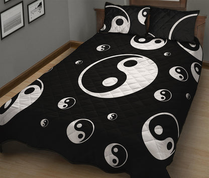 Black And White Yin Yang Pattern Print Quilt Bed Set