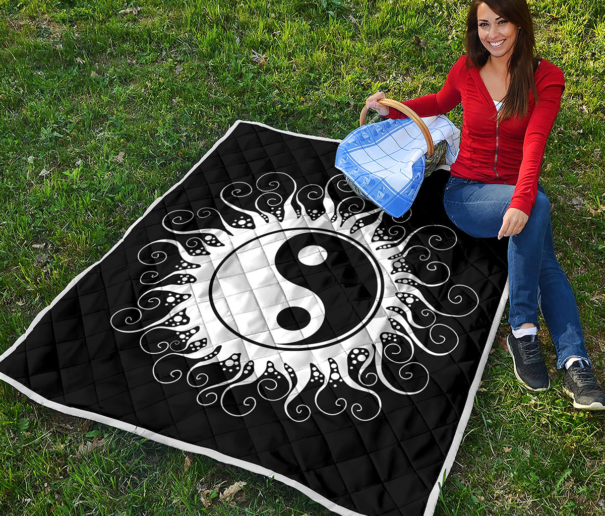 Black And White Yin Yang Sun Print Quilt