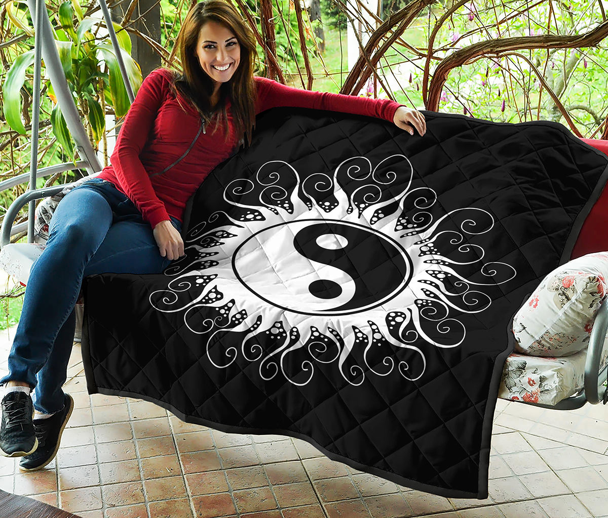 Black And White Yin Yang Sun Print Quilt