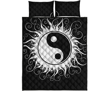 Black And White Yin Yang Sun Print Quilt Bed Set